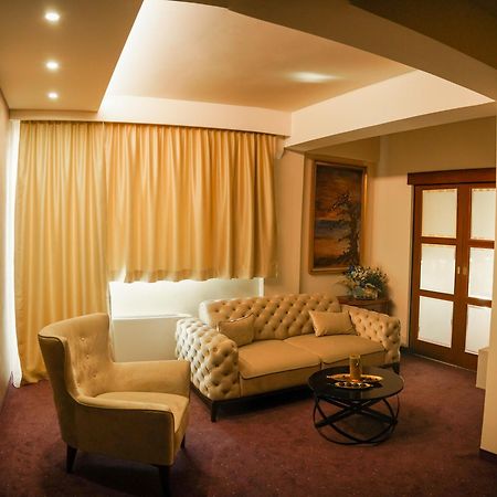 Hotel Laktasi Bagian luar foto