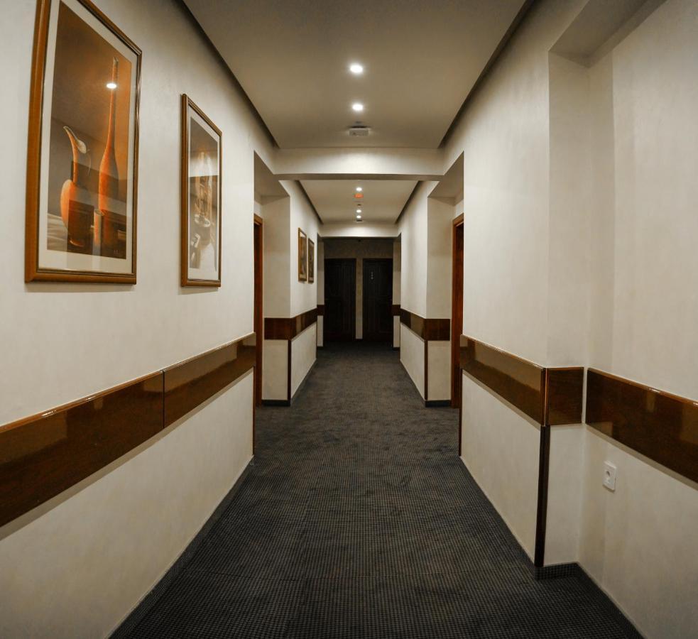 Hotel Laktasi Bagian luar foto