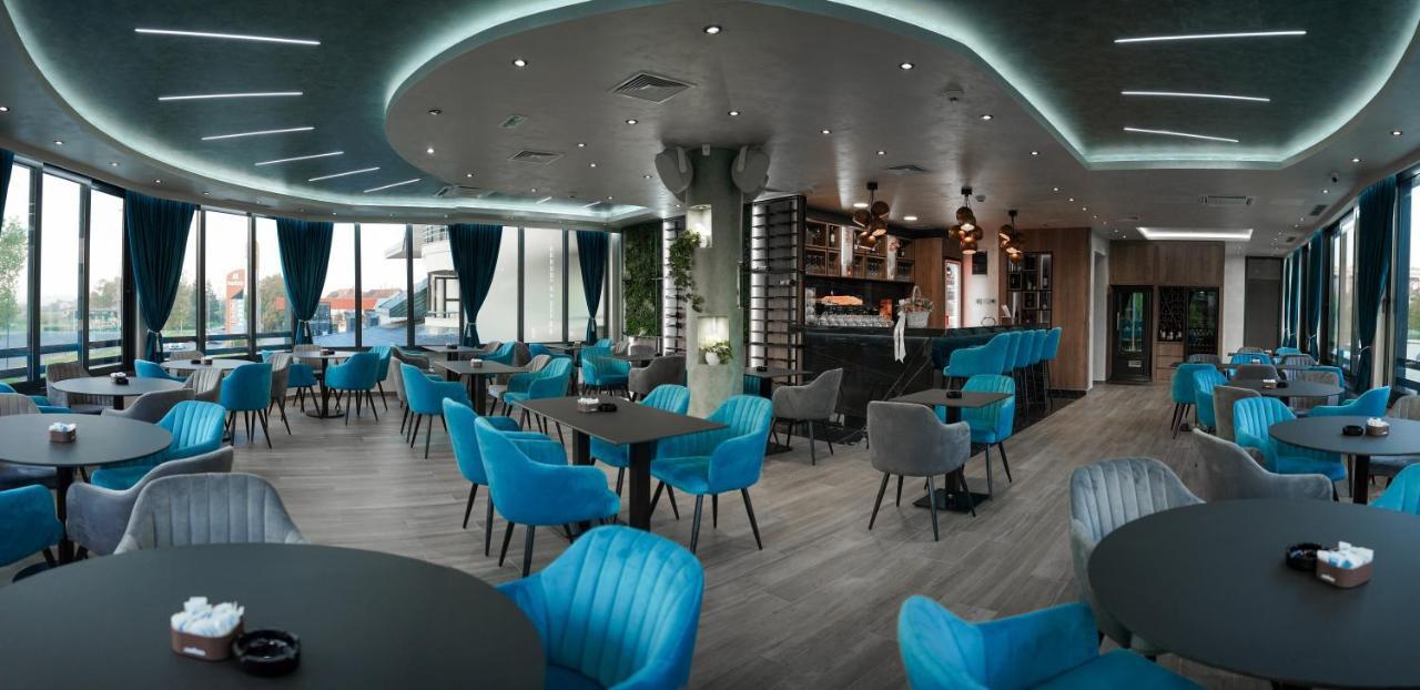 Hotel Laktasi Bagian luar foto
