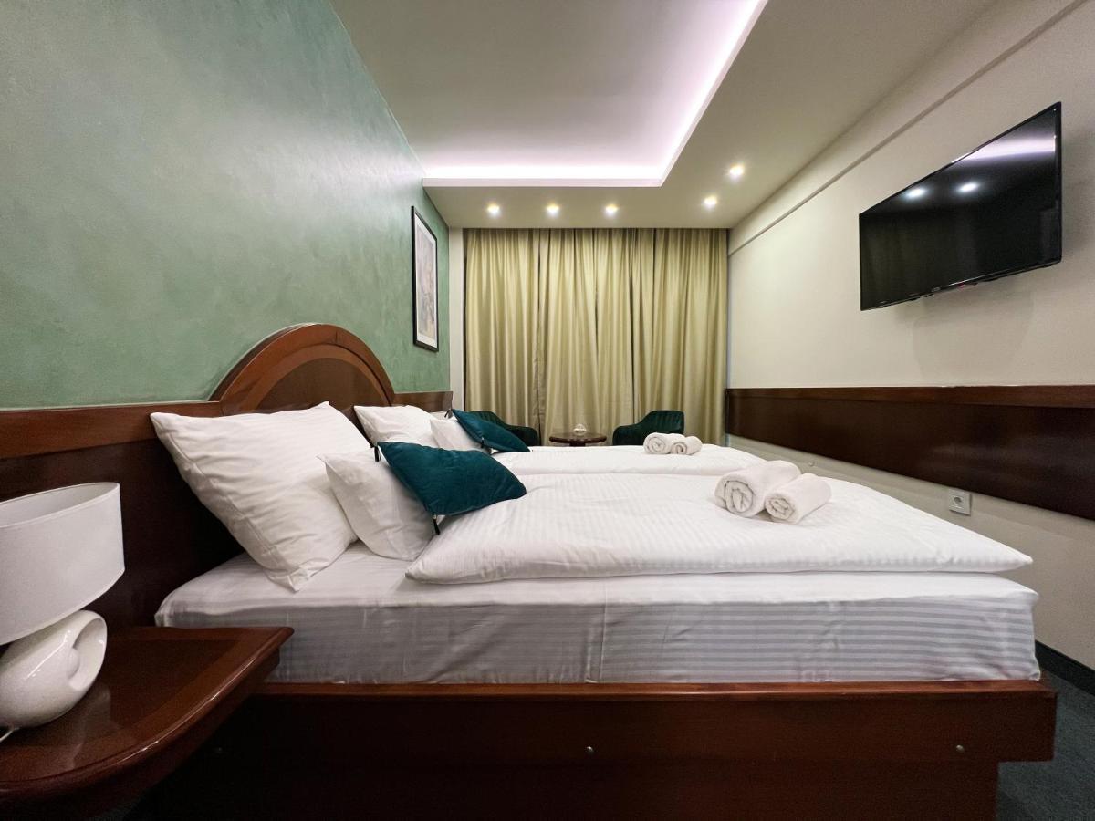 Hotel Laktasi Bagian luar foto
