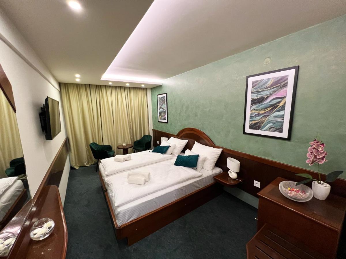 Hotel Laktasi Bagian luar foto