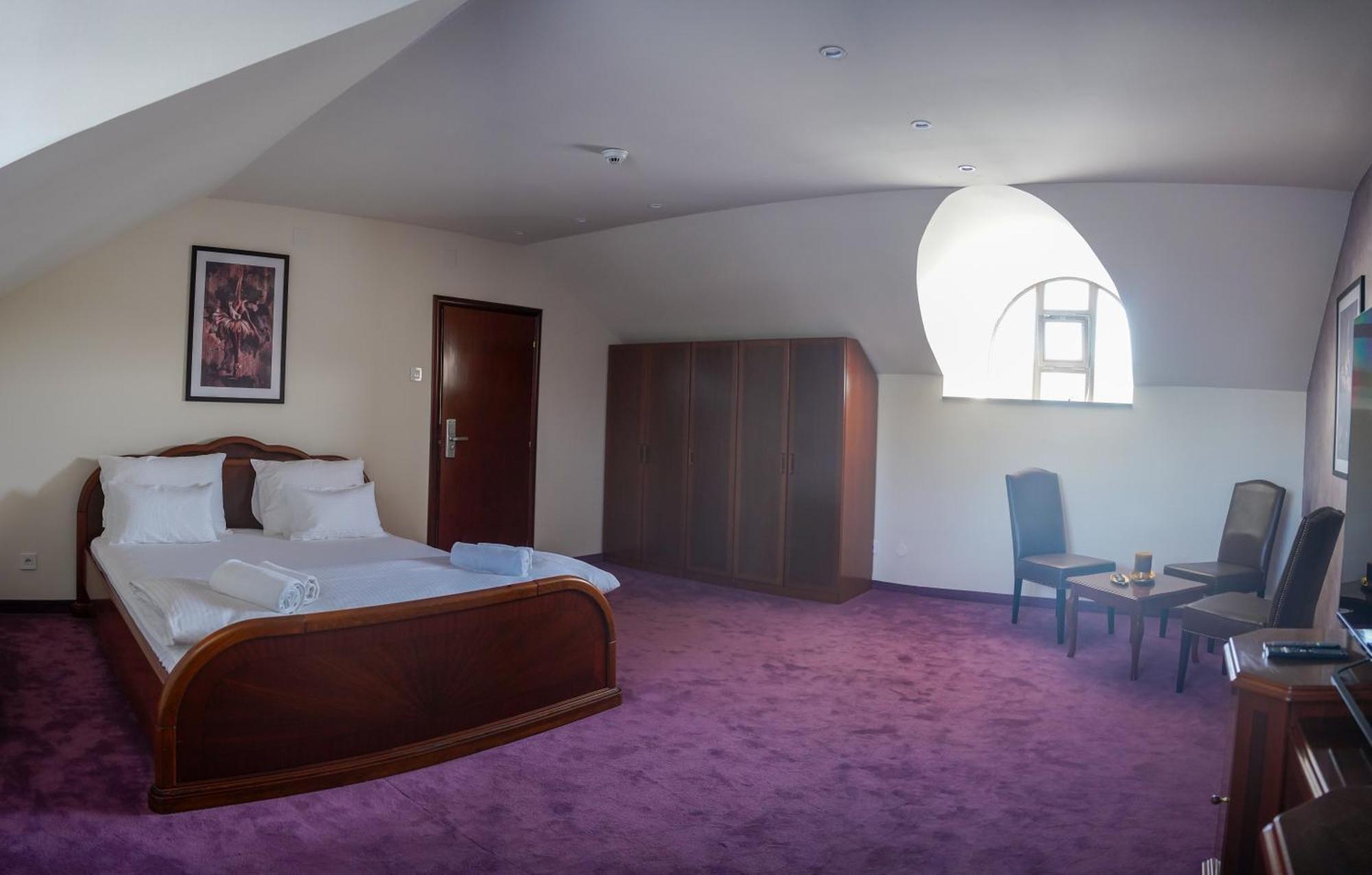 Hotel Laktasi Bagian luar foto