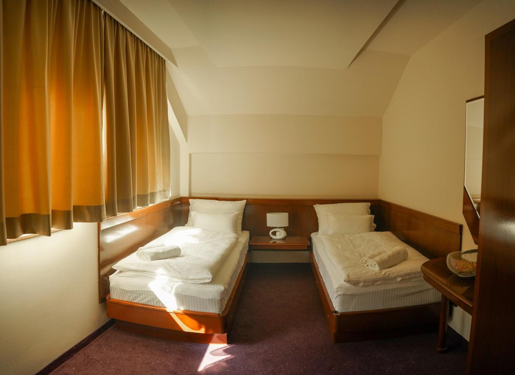 Hotel Laktasi Bagian luar foto