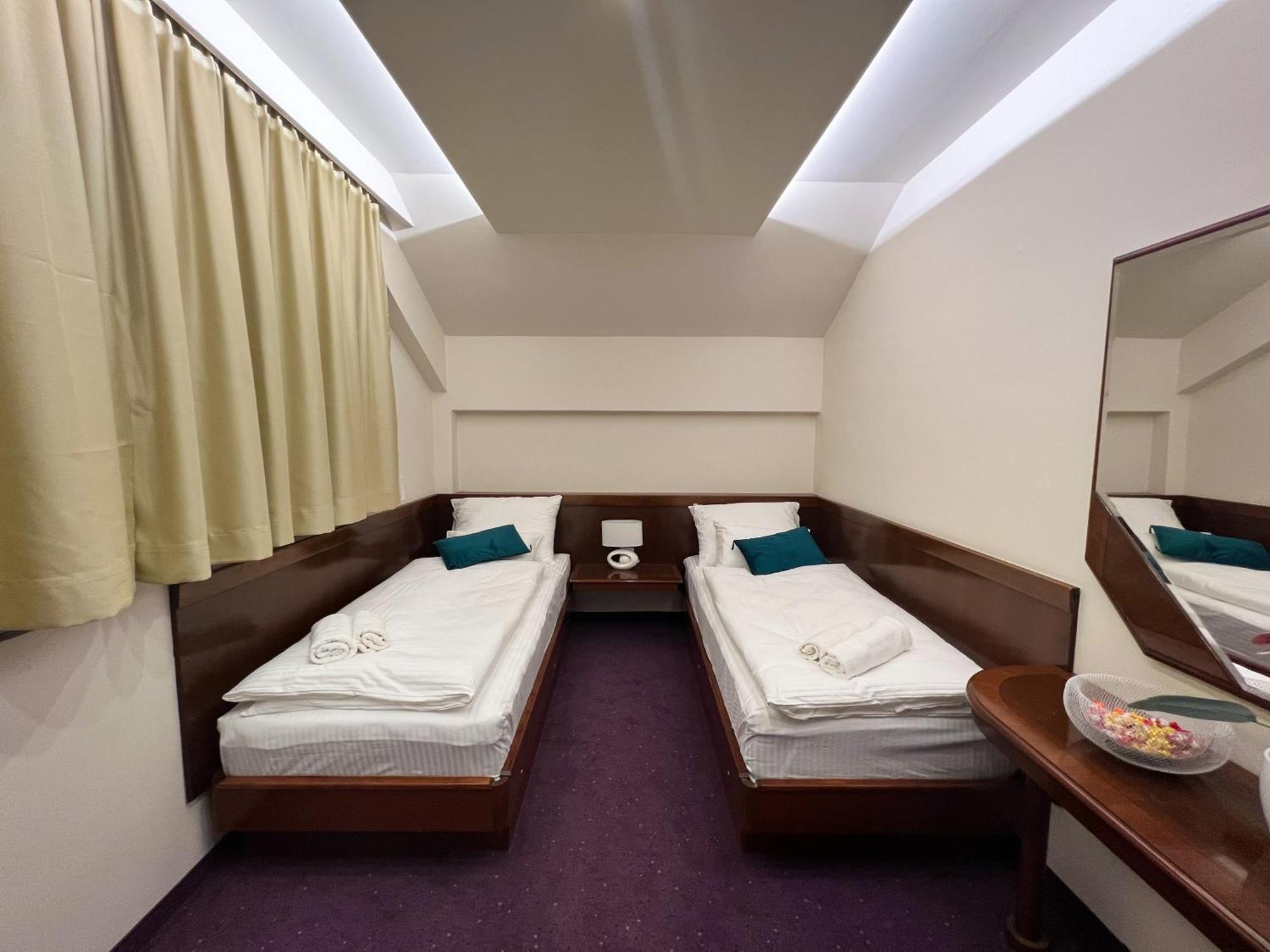 Hotel Laktasi Bagian luar foto